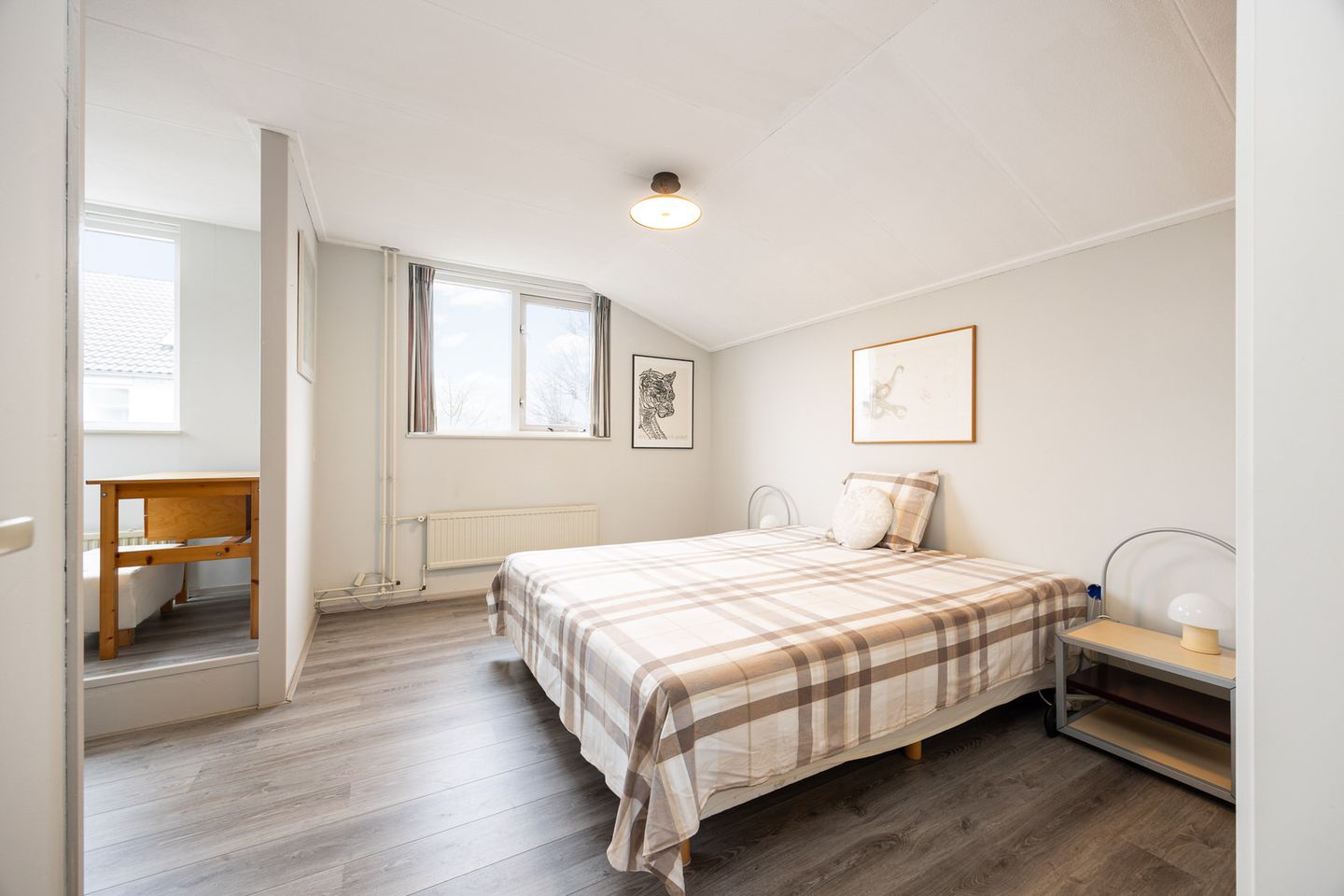 Photo 25 of Elisabeth Bas 1