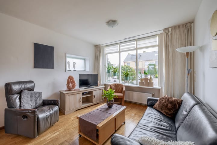 Photo 5 of Pieter van der Deurelaan 15