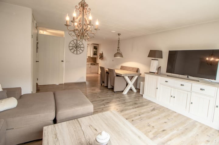 Photo 2 of Jan van Goyenstraat 96