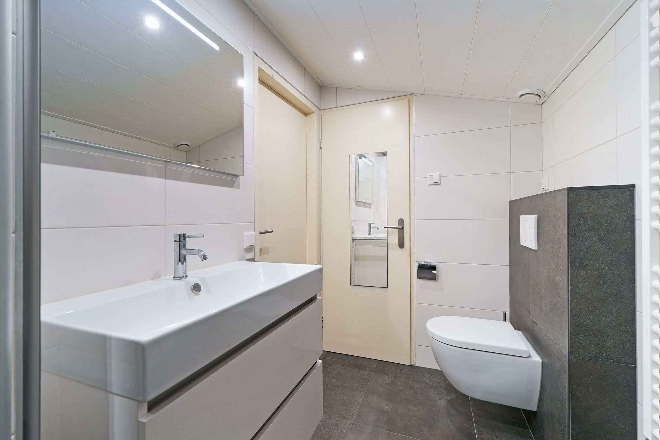 Photo 3 of Van Reenenstraat 8