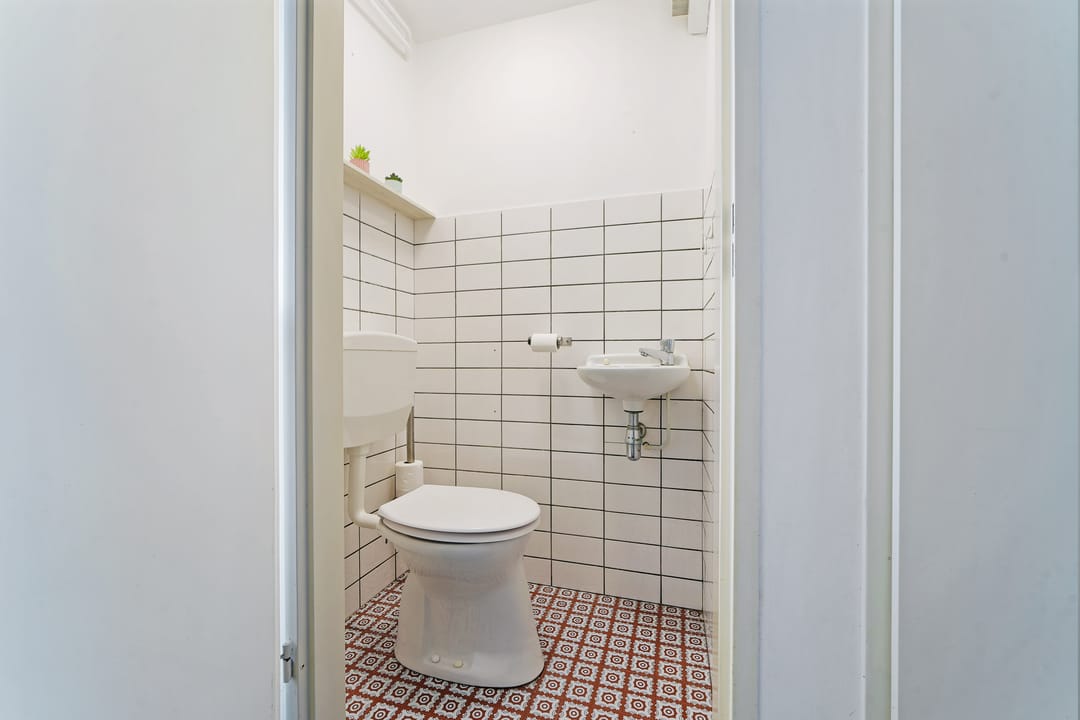 Photo 8 of Van Reenenstraat 8