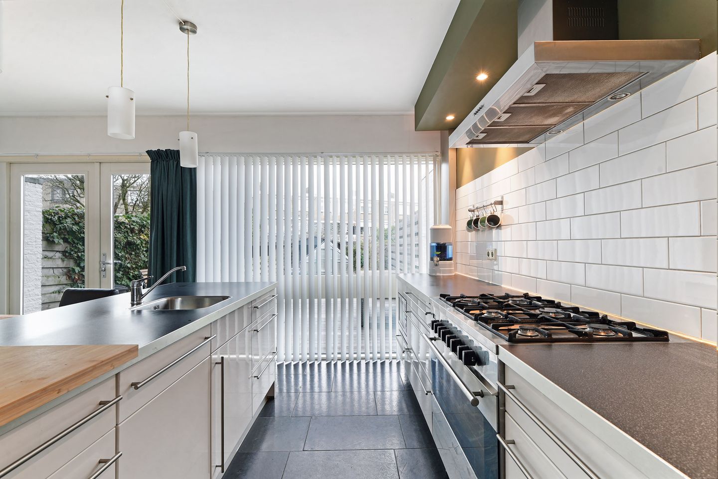 Photo 14 of Van Reenenstraat 8