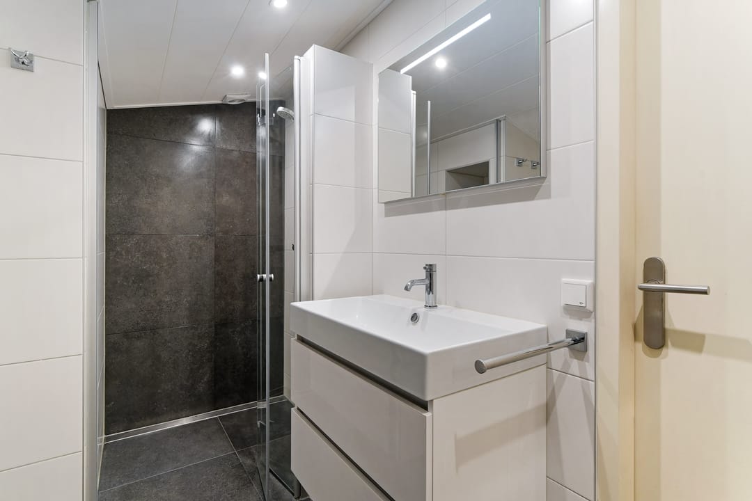 Photo 26 of Van Reenenstraat 8