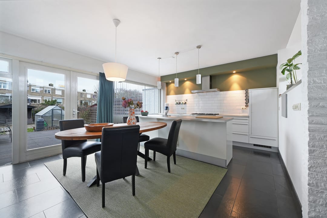 Photo 11 of Van Reenenstraat 8