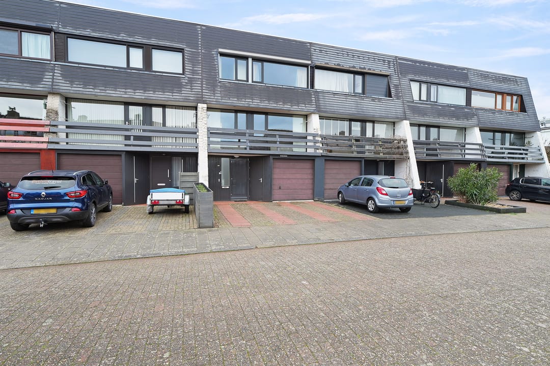 Photo 32 of Van Reenenstraat 8