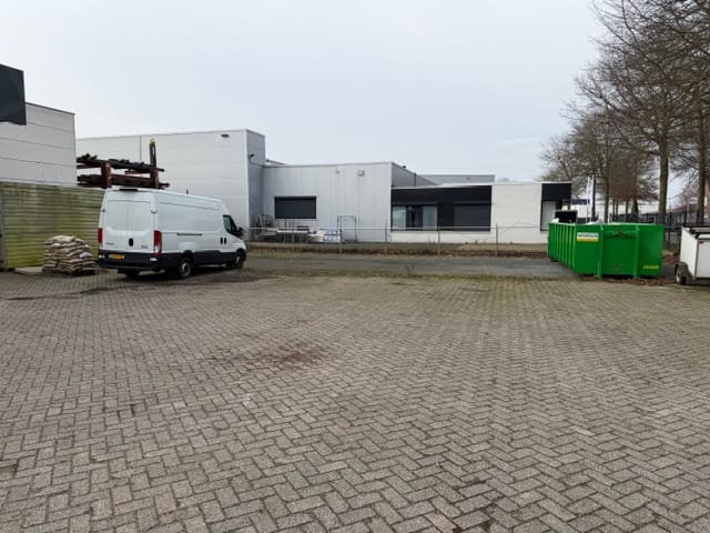 Bekijk foto 3 van Industrieweg 2