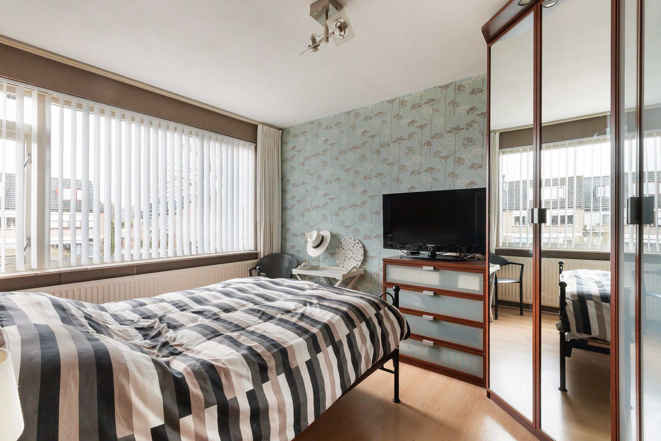 Photo 24 of Waterman 206