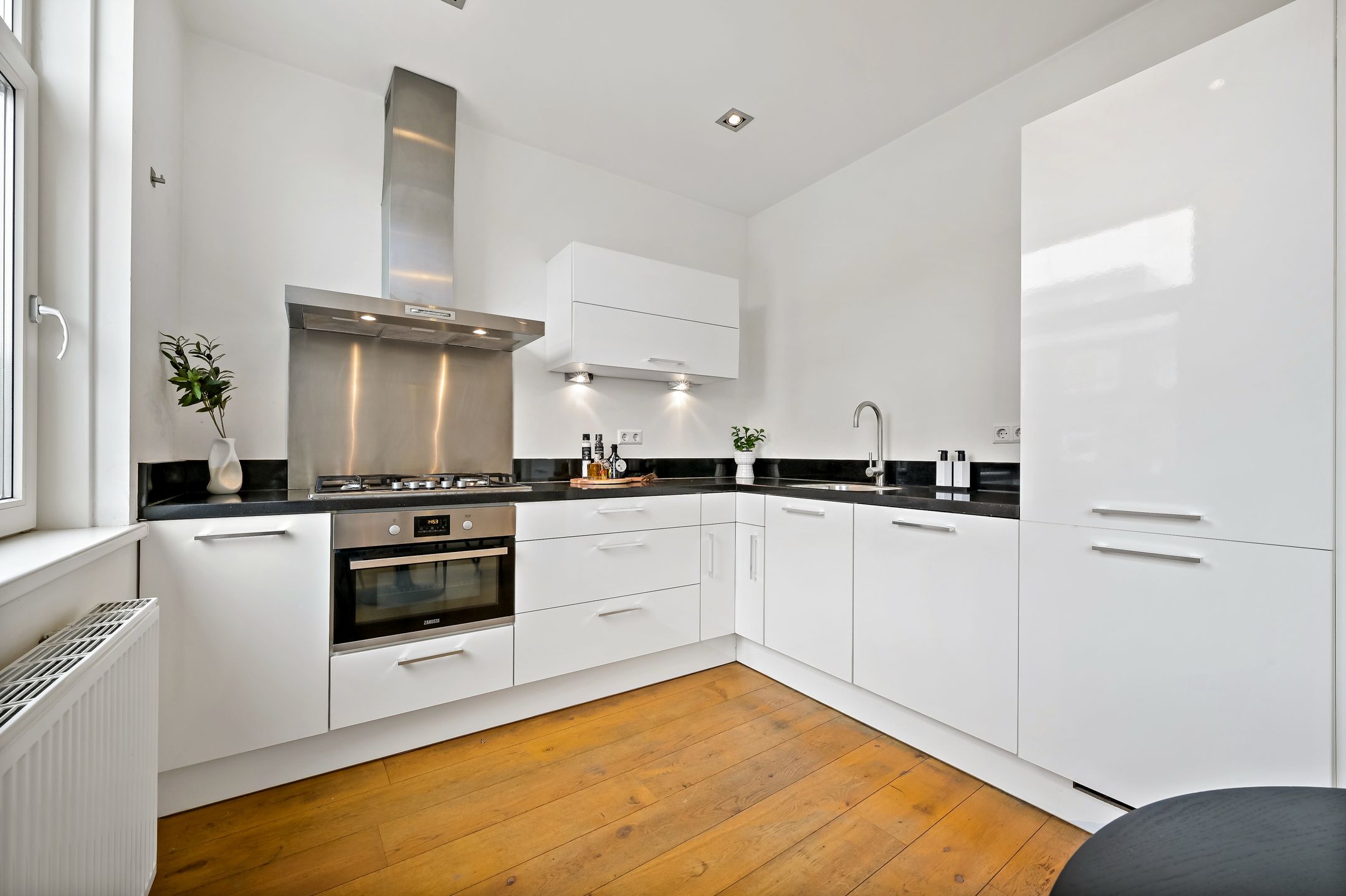 Foto 12 van Juliana van Stolberglaan 157