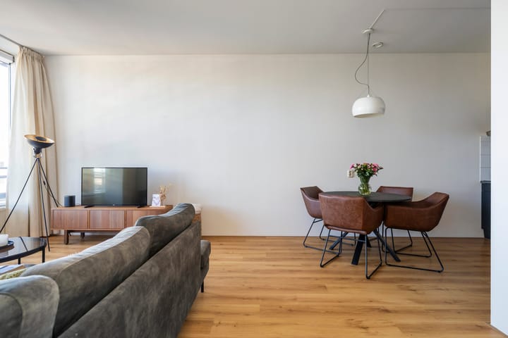 Photo 8 of Oudenoord 542