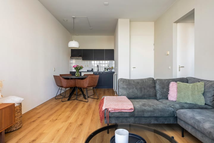 Photo 12 of Oudenoord 542