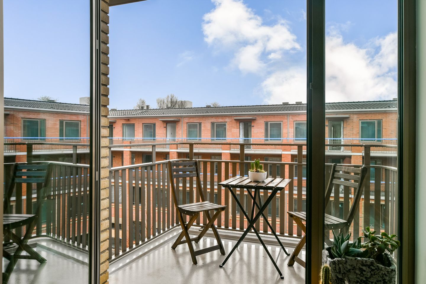 Photo 4 of Maria Beshof 28