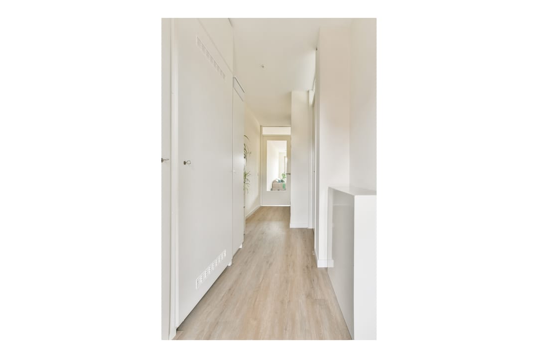 Photo 11 of Maria Beshof 28