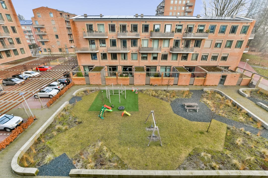 Photo 16 of Maria Beshof 28