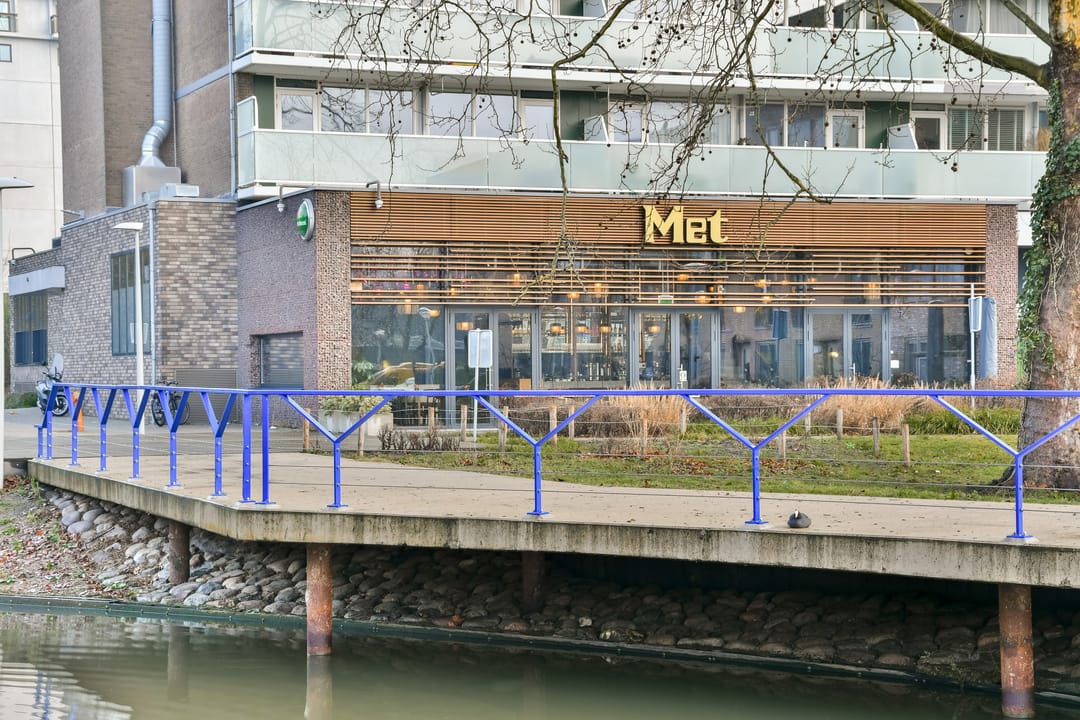 Photo 22 of Maria Beshof 28