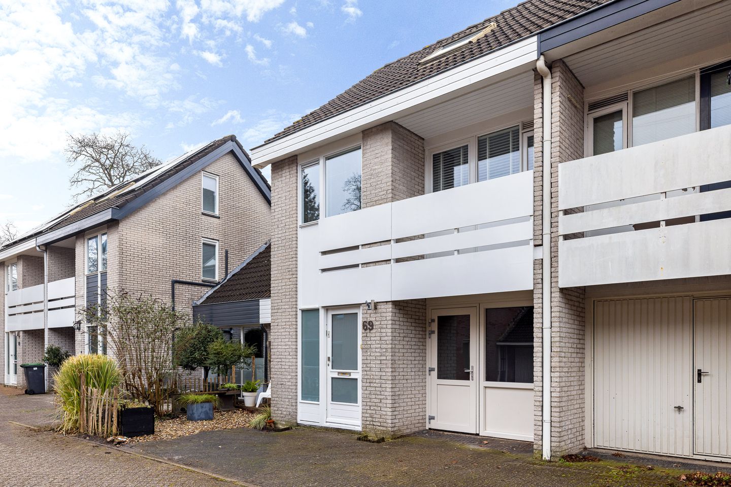 Photo 5 of Moezel 69