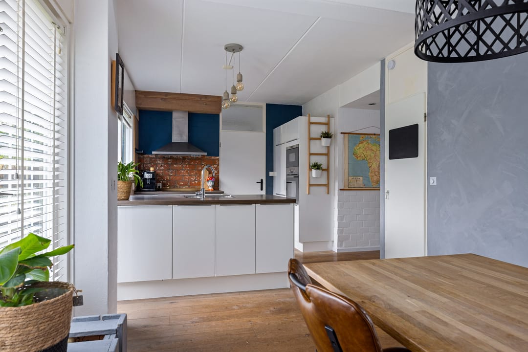 Photo 17 of Moezel 69