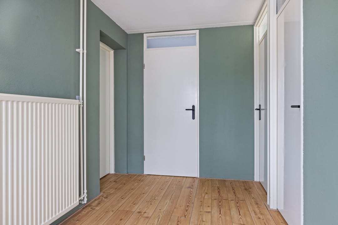 Photo 32 of Moezel 69