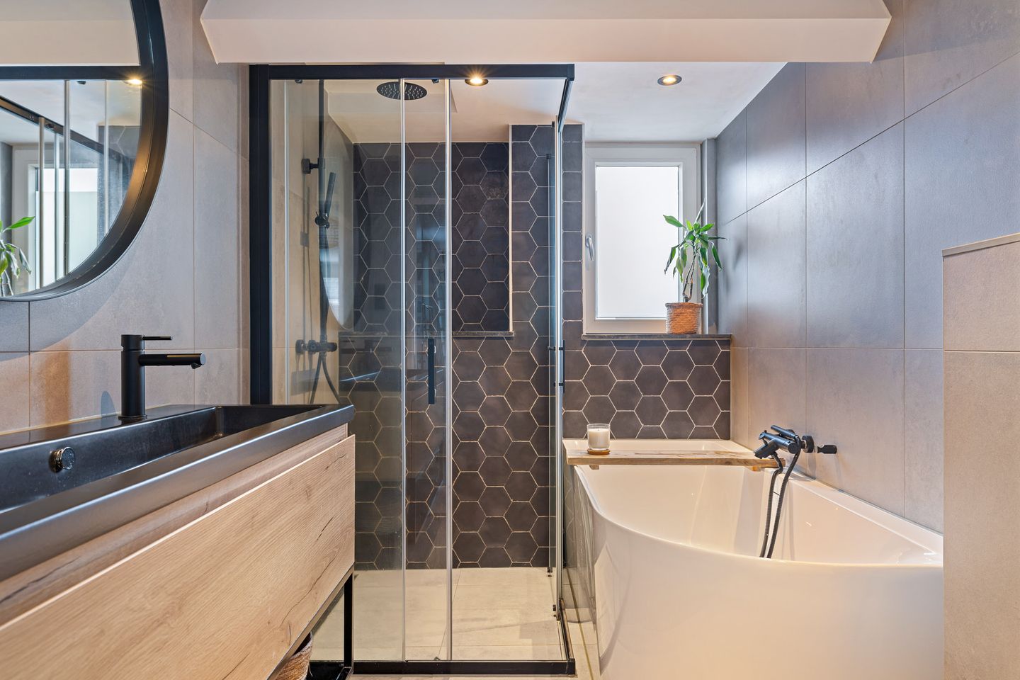 Photo 44 of Moezel 69