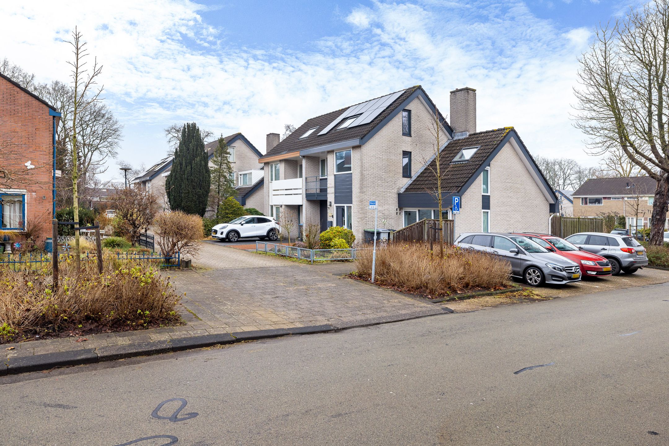 Photo 57 of Moezel 69