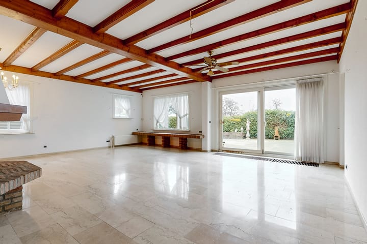 Photo 2 of Oosteinderweg 318