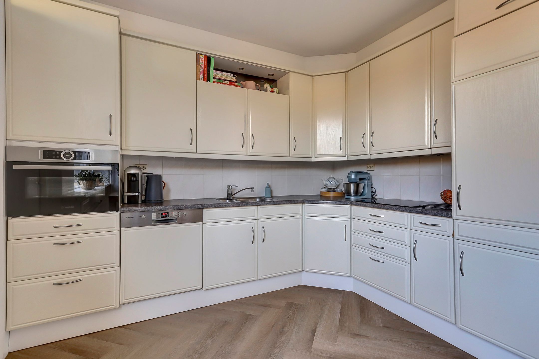 Photo 9 of Valeriaan 41