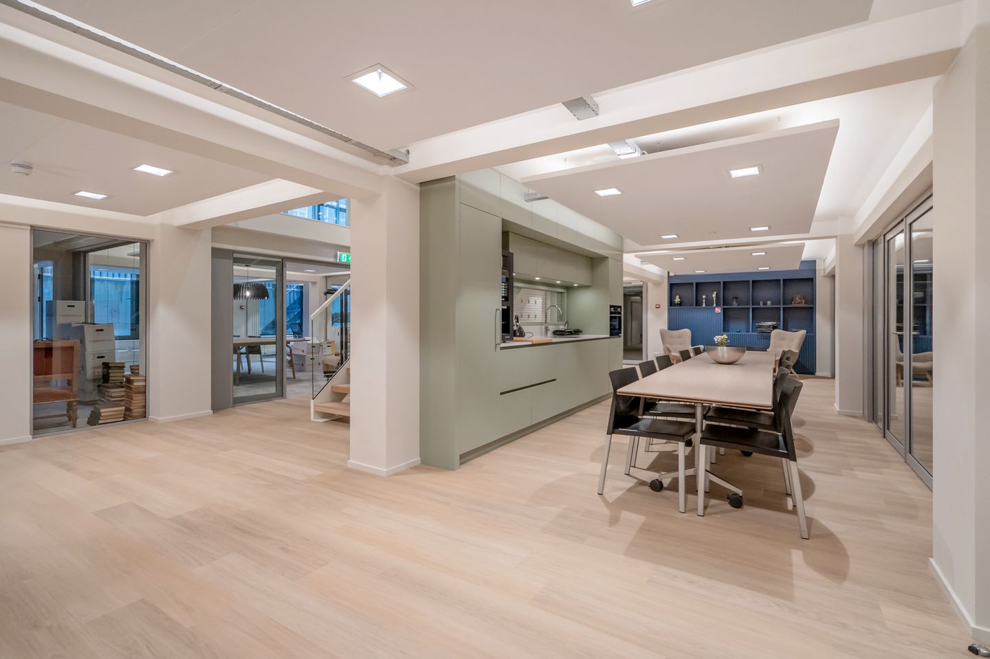 Bekijk foto 2 van Buitenom 19