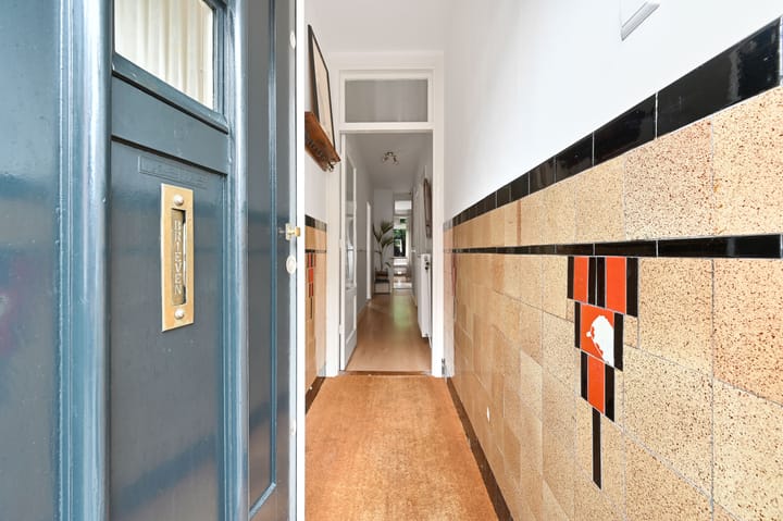 Photo 2 of Van Lansbergestraat 18