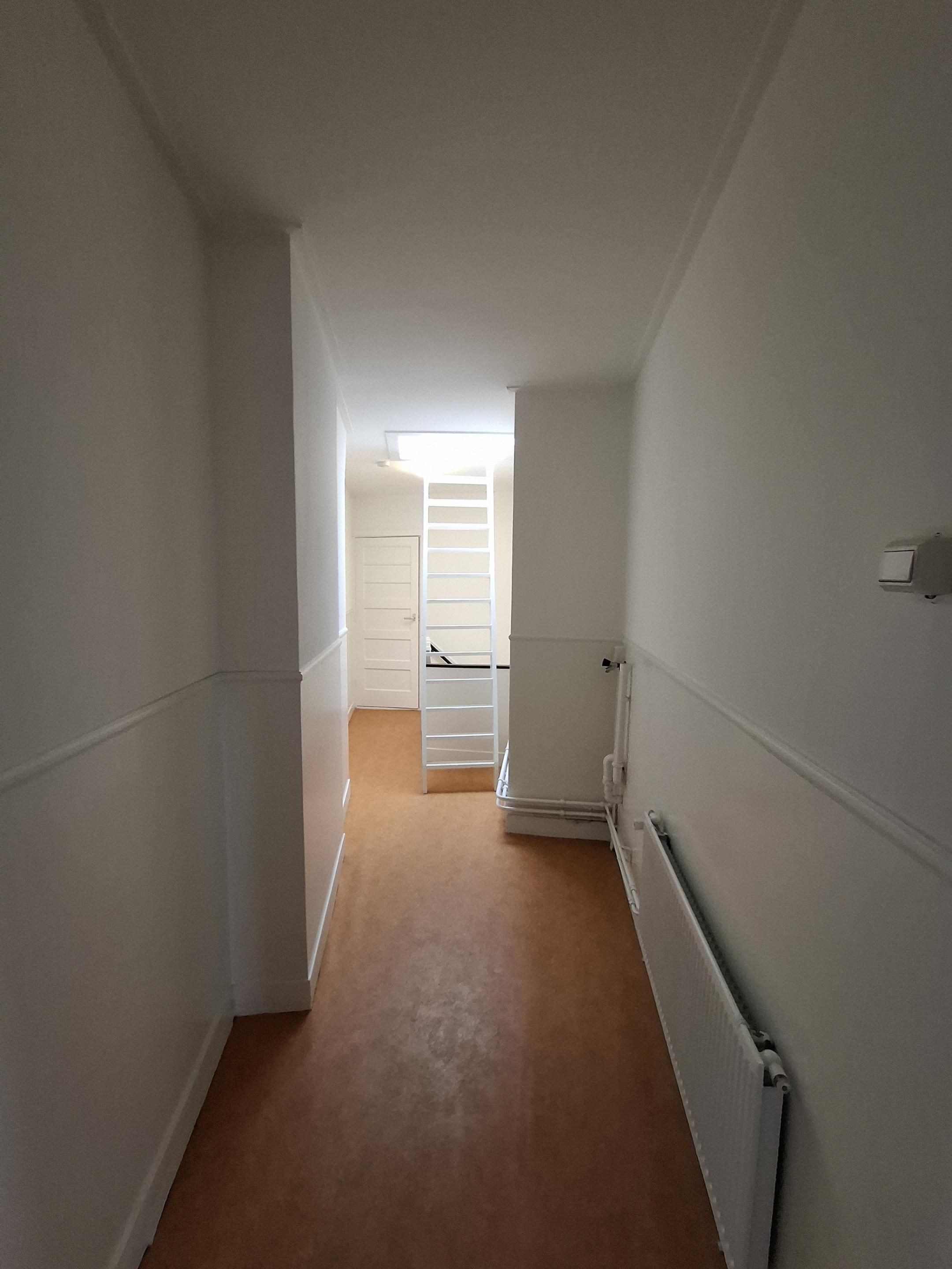 Photo 18 of Bergselaan 30-C