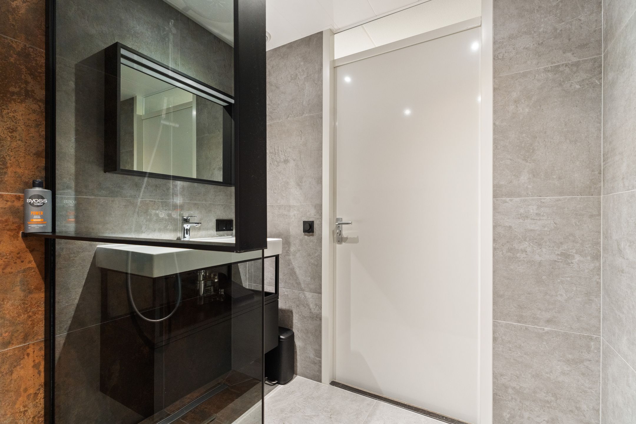 Photo 21 of Leimuidenplaats 39