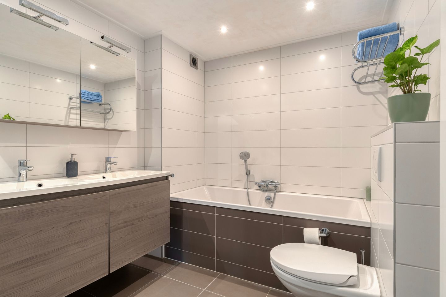 Foto 25 van Koningsholster 74