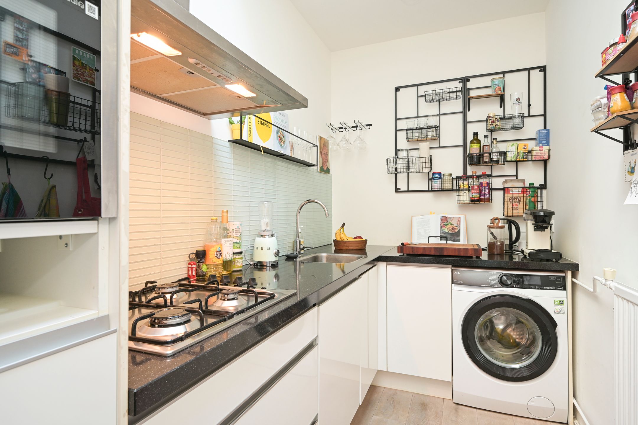 Photo 12 of Willemstraat 49-A