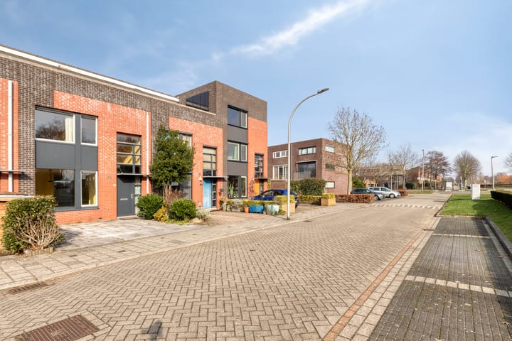 Foto 5 van Pompmakerstraat 10