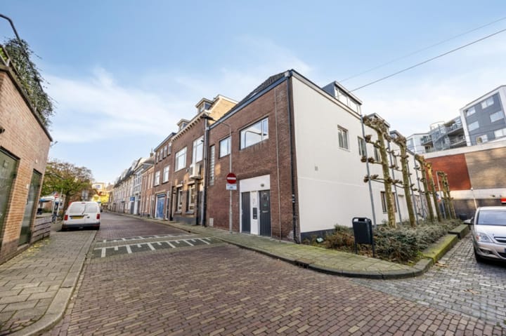 Photo 2 of Patersstraat 12-1