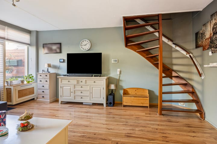 Foto 8 van Van der Burghstraat 4