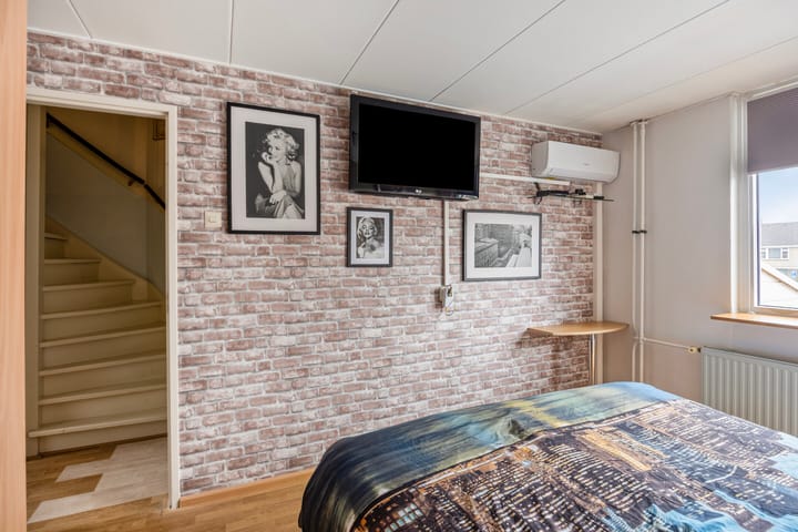 Foto 23 van Van der Burghstraat 4