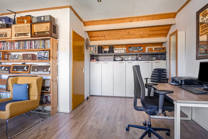 Foto 32 van Van der Burghstraat 4