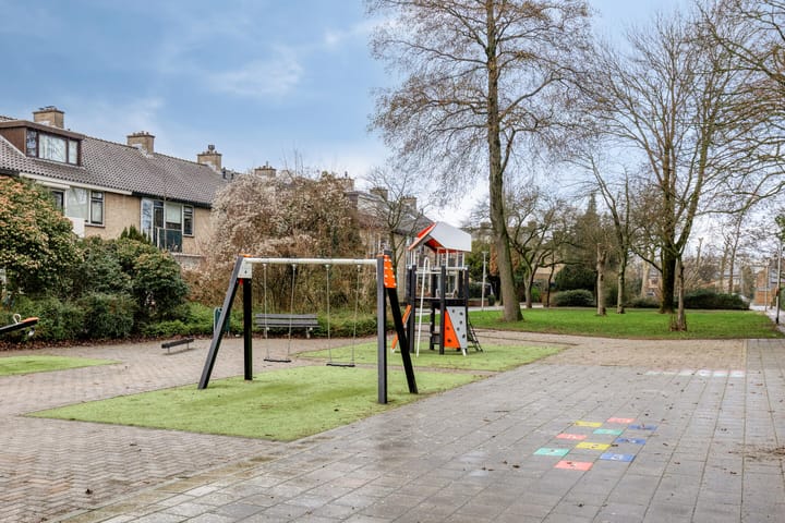 Foto 41 van Van der Burghstraat 4