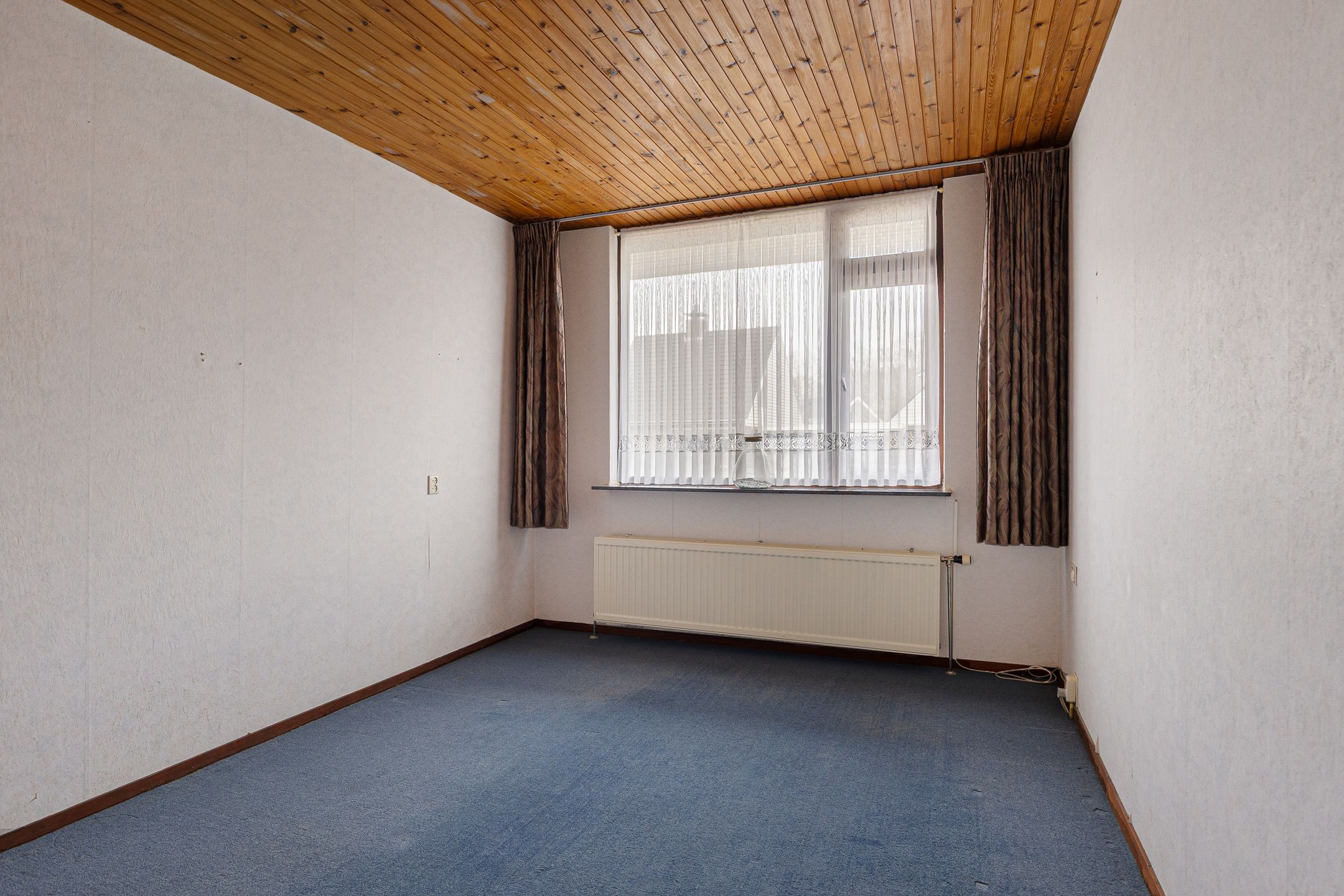 Photo 15 of Burmanialân 1