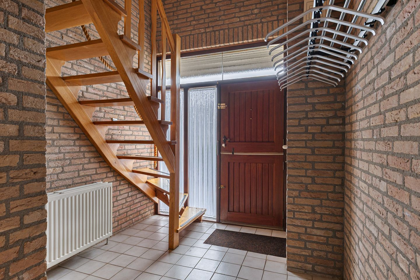 Photo 19 of Burmanialân 1