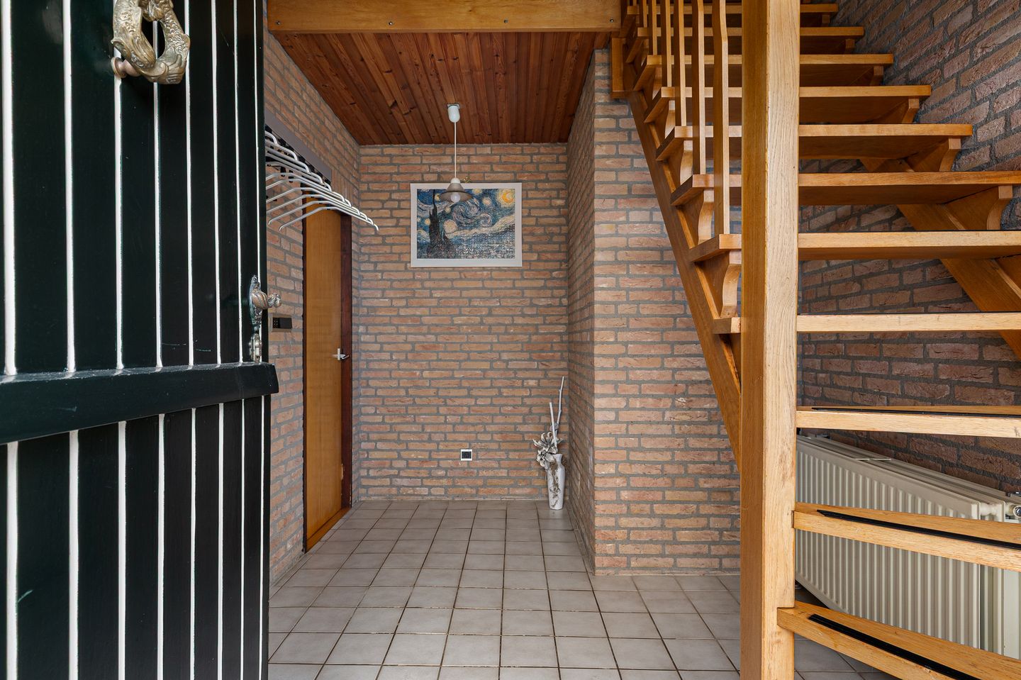 Photo 20 of Burmanialân 1