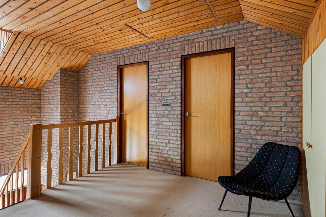 Photo 23 of Burmanialân 1