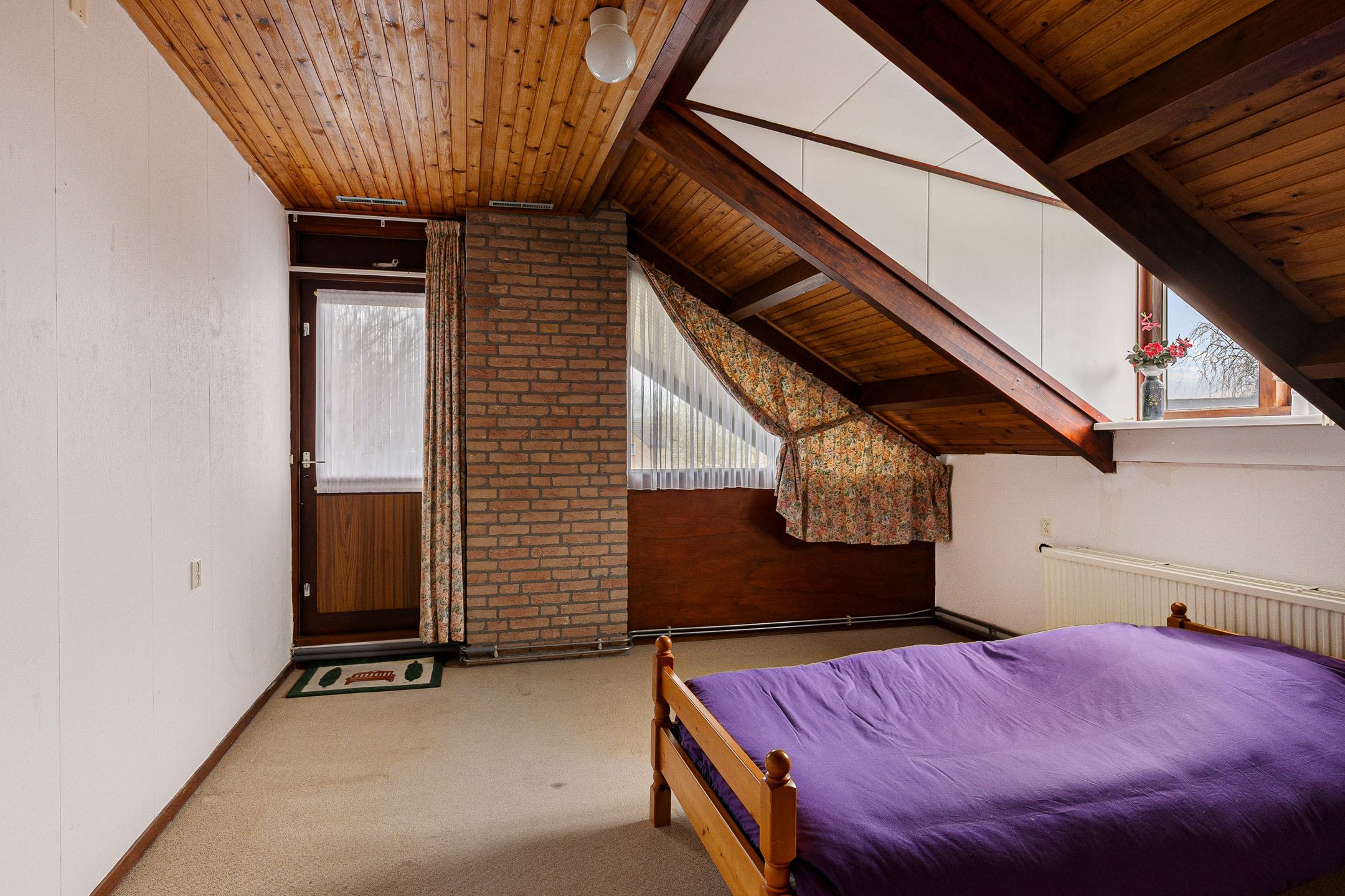 Photo 24 of Burmanialân 1