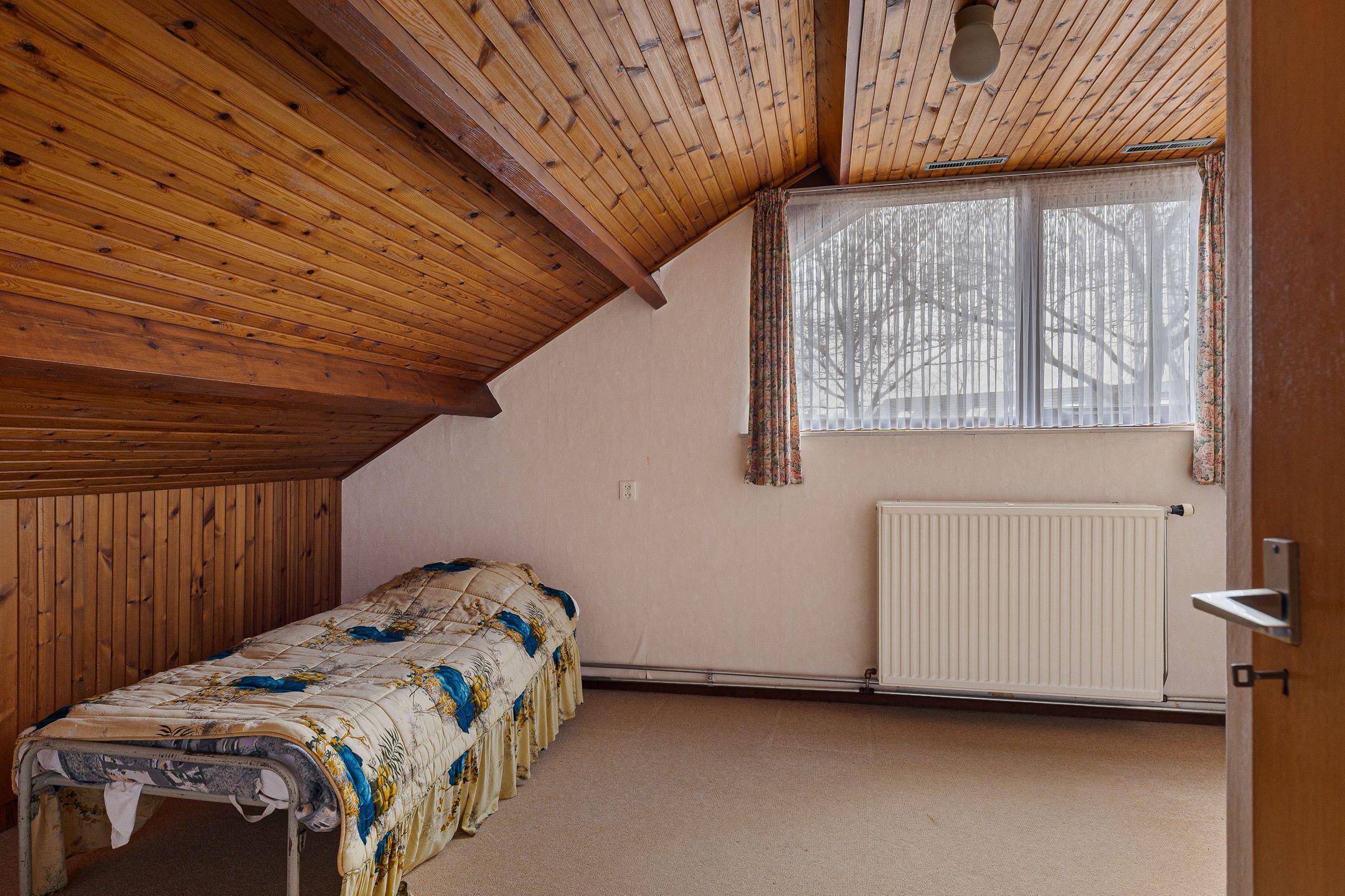 Photo 30 of Burmanialân 1