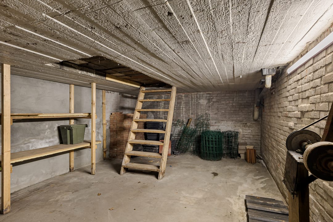 Photo 37 of Burmanialân 1