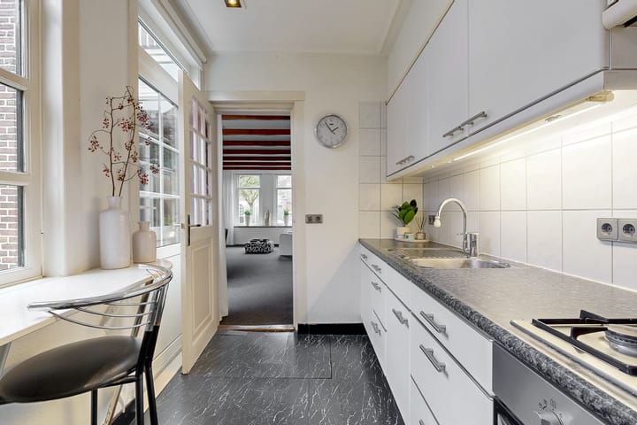 Photo 3 of van Houweningepark 10