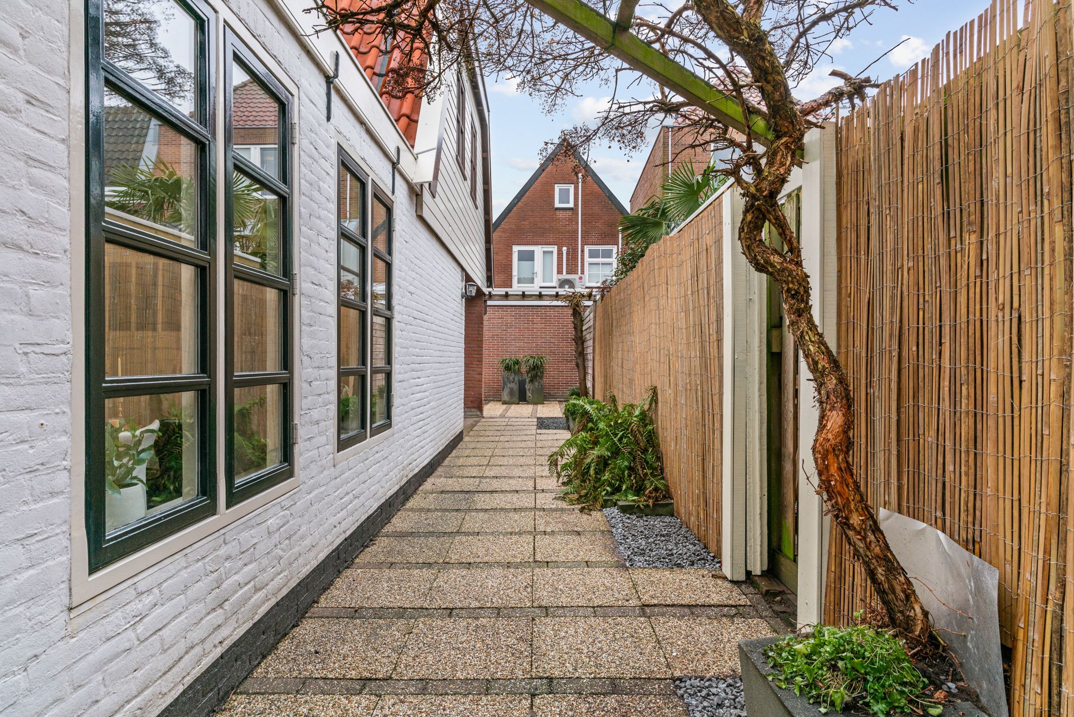 Photo 36 of van Houweningepark 10