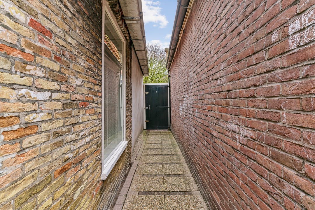 Photo 38 of van Houweningepark 10