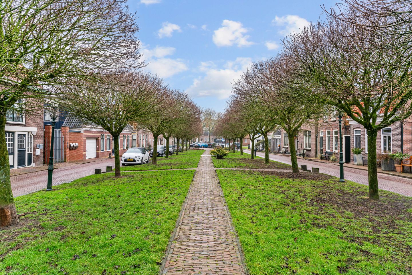 Photo 44 of van Houweningepark 10