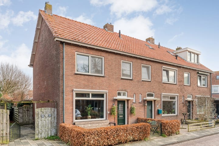 Photo 5 of Zuiderwalstraat 8