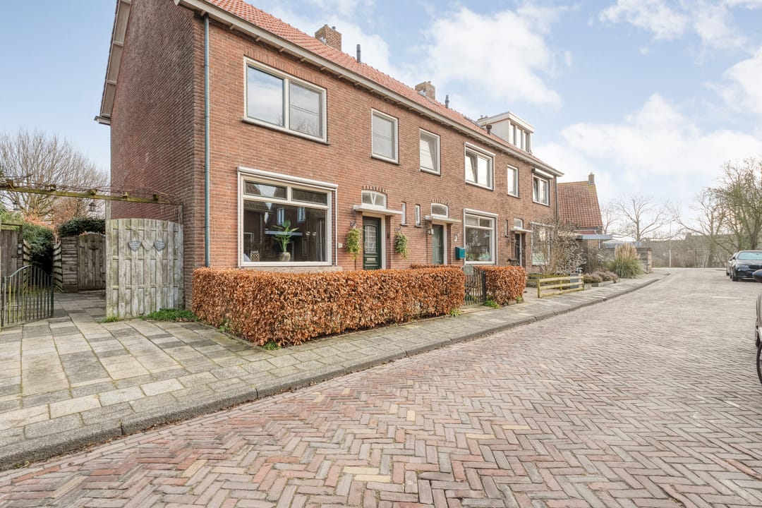 Photo 13 of Zuiderwalstraat 8